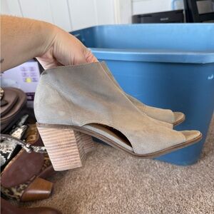 Lucky Brand Beige Heeled Peep-Toe Boots